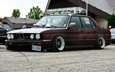 Скачать обои 4k, tuning, BMW E28, low rider, stance, e28, german cars, BMW для монитора с разрешением 3840x2400. Высококачественные обои HD картинки картинки