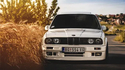 Скачать 2048x1152 bmw, 325i, e30, белый, авто обои, картинки ультраширокий монитор картинки