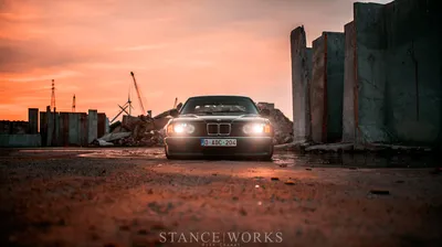 The Slab — BMW E32 735i 1992 года Брансона Квинта в мешках — Stanceworks.com картинки