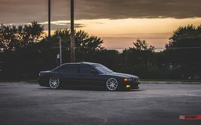 Фотография BMW E38 Stance tuning 740iL Черная машина картинки