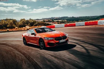 BMW M850i ​​в Sunset Orange: новые обои zum 8er G15 картинки