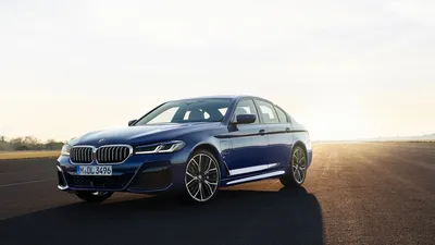 Фото БМВ 2017 5-series G30 540i Седан серая Движение Сбоку 1080x1920 картинки