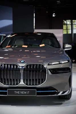 BMW 7 Series и i7 2023 года в прямом эфире из Олимпийского парка картинки