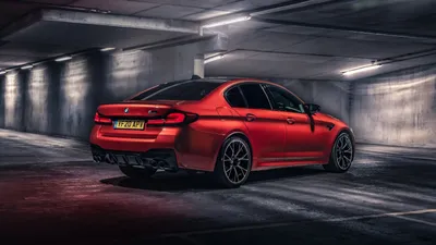 Красный автомобиль BMW M5 Competition 2020 года в тоннеле Обои для рабочего стола 1600x900 картинки