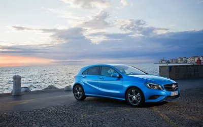 Mercedes-Benz A-Class 2013 Обои для рабочего стола 1920x1200 картинки