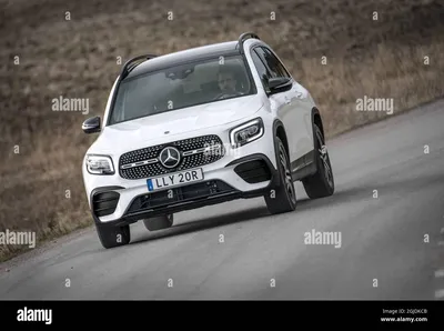 Тизер внедорожника Mercedes-Benz GLB-Class 2020 года появился в социальных сетях картинки