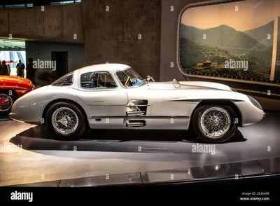 Mercedes-Benz — купе Mercedes-Benz 300 SL — один из самых культовых автомобилей, когда-либо созданных. Вы согласны? Через Музей Mercedes-Benz #MBclassic # MercedesBenz #W198 #крыло чайки #DreamCar | Фейсбук картинки