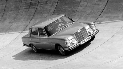 Mercedes-Benz 300SEL 6.3 против Jensen FF: незаметное потребление | Классический спортивный автомобиль картинки