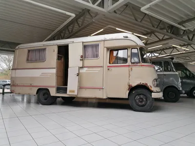 ФОТОГРАФИИ: Классический коммерческий фургон Mercedes-Benz L319 1960 года на выставке Work Truck Show | Мир оборудования картинки