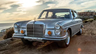 Mercedes 300 SEL фон 1971 года выпуска Корвет-Мотор картинки