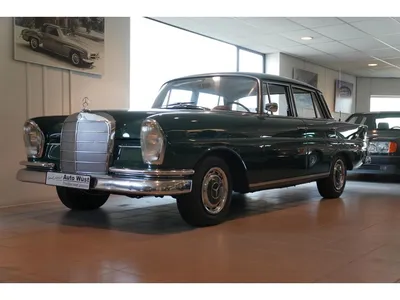 Продается классический Mercedes-Benz 220 SEB Coupe 1965 года выпуска. Цена 39 750 евро - Дайлер картинки