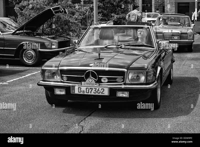 Mercedes benz r107 высокого разрешения стоковые фотографии и изображения - Alamy картинки