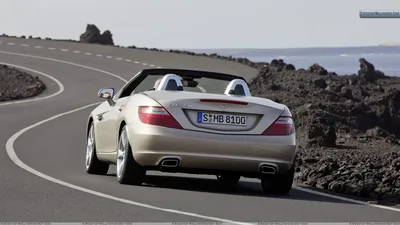 Золотой Mercedes-Benz SLK 350, вид спереди картинки