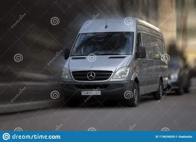 755 Mercedes Sprinter Стоковые фотографии - Бесплатные стоковые фотографии без лицензионных платежей от Dreamstime картинки