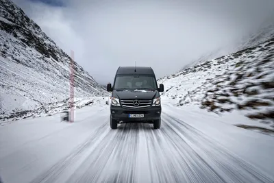 Mercedes-Benz выпускает версию Hardcore Sprinter 4x4 картинки