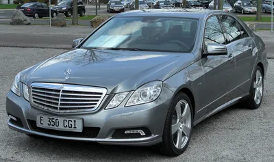 Файл:Mercedes E 350 CGI BlueEFFICIENCY Avantgarde (W212) спереди 20100402.jpg — Викисклад картинки