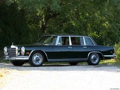 One of One - W 100 600 Pullmann с интерьером Maybach картинки