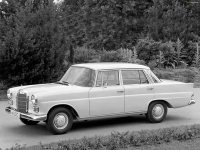 Файл:Mercedes-Benz W110 200D, 31 мая 2019 г., 3.jpg — Викисклад картинки