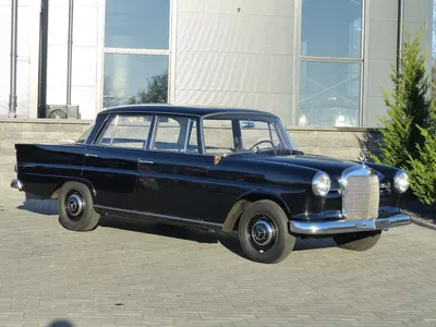 Файл:Mercedes-Benz W110 в Египте.jpg — Викисклад картинки