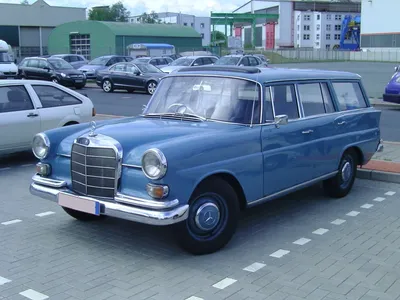 Mercedes Benz 190 C «маленький плавник» W110 1965 | классическая гаражная коселка картинки