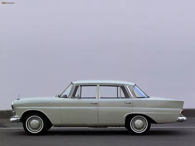 1968 Mercedes-Benz W110 200D Задний плавник | Знаменитый хвостовой плавник… | фликр картинки