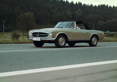 Mercedes 280sl стоковые фотографии и изображения высокого разрешения - Alamy картинки