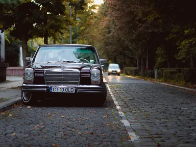 Benz W114 Стоковые фотографии - Бесплатные стоковые фотографии без лицензионных платежей от Dreamstime картинки