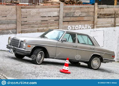 Mercedes Benz W115 🚘@dogukan___turk... - Автомобиль Обои TR | Фейсбук картинки