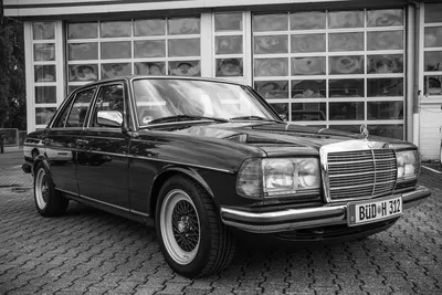 Файл:Универсал Mercedes-Benz W123 в Бамако, Мали.jpg — Wikimedia Commons картинки