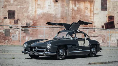 Теперь у вас есть шанс сделать ставку на восхитительный Mercedes-Benz 300SL Gullwing 1956 года выпуска. картинки