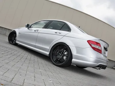 Mercedes-Benz C 63 AMG (W204) 2010–11 обои (1600x1200) картинки