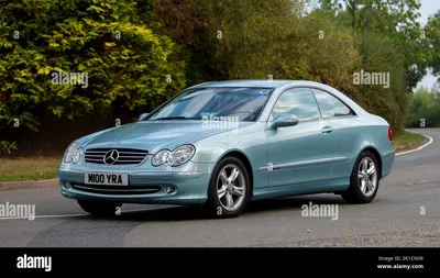 Mercedes benz clk купе высокого разрешения стоковые фотографии и изображения - Alamy картинки