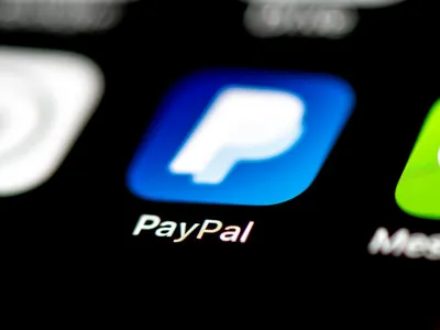 PayPal теперь позволяет клиентам отправлять деньги украинцам | КТЛА картинки