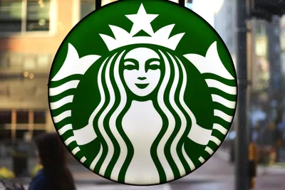 Starbucks вносит изменения в программу вознаграждений, требуя больше звезд за бесплатный кофе картинки