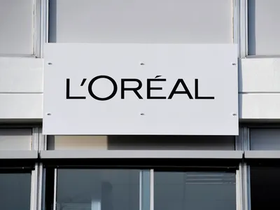 Манро Бергдорф присоединяется к L'Oréal Paris в качестве консультанта после того, как назвал бренд | Подростковая мода картинки