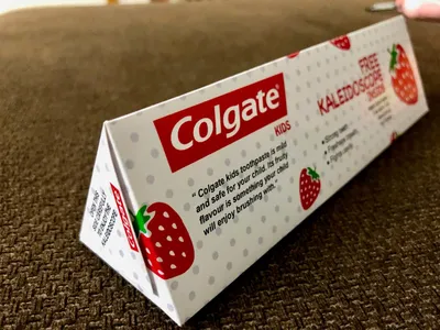 Зубная паста Colgate стоковые фотографии и изображения высокого разрешения Colgate - Alamy картинки