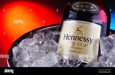 2022.06.28][Hennessy Weibo] Обои с Джексоном, представителем бренда Hennessy: r/RealTeamWang картинки