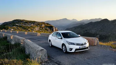 Автомобили Toyota Corolla обои на рабочий стол 4K Ultra HD картинки