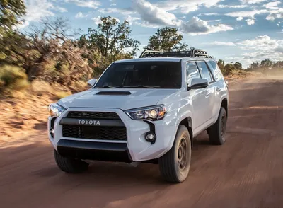 2020 Toyota 4Runner TRD Pro Передние три четверти Обои (2) - NewCarCars картинки