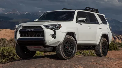 Вот как Toyota 4Runner изменилась за пять поколений картинки