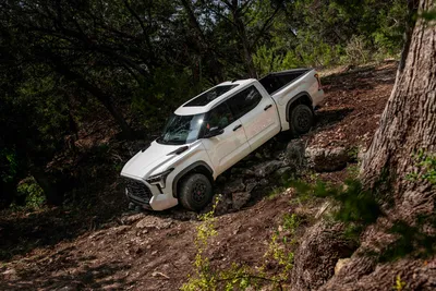 Обзор Toyota Tundra 2022 года: веская причина отказаться от большой тройки картинки