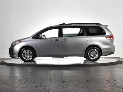 Toyota Sienna - 34 картинки