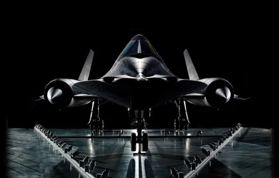 Обои самолет, фон, черный, колеса, турбины, Авиация, Lockheed SR-71  картинки на рабочий стол, раздел авиация - скачать картинки