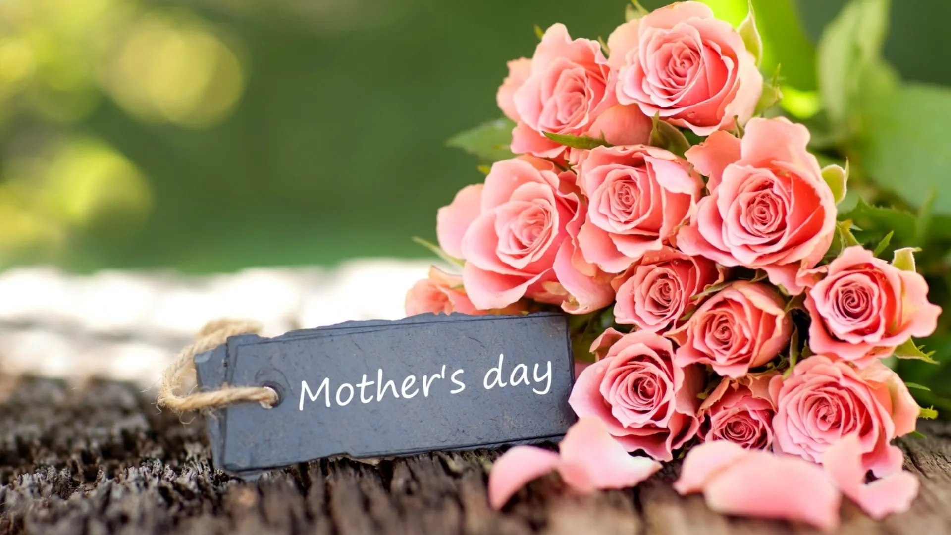 Мама розочки. С днем матери цветы. Цветы для мамы. Красивый букет цветов для мамы. Букет маме на день рождения.