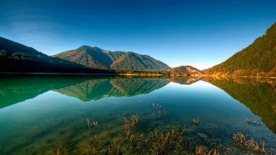 Обои Горы у воды, картинки - Обои для рабочего стола Горы у воды фото из  альбома: (природа) картинки