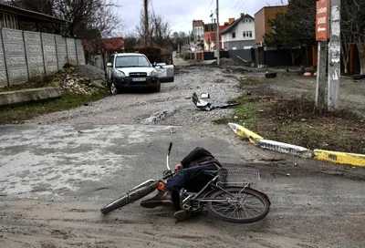 Буча. Пригороды Киева. Самые страшные кадры этой войны Российские войска  отступили из Киевской области. Вот что они оставили после себя — Meduza картинки