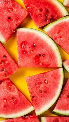 Свежие дольки арбуза на ярком желтом фоне - Обои iphone айфона телефона |  Summer fruit, Iphone wallpaper, Watermelon картинки