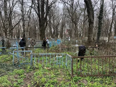 Даниловское кладбище в Ставрополе приводят в порядок к Пасхе - АТВмедиа картинки