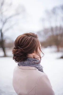 girl, фото девушек без лица зимой, девушка позирует, side ponytail,  Свадебная прическа и макияж Москва картинки