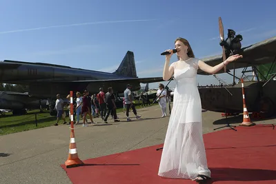 Творческая группа ЦОК ВКС поздравила посетителей Центрального музея ВВС РФ с  Днем ВВС : Министерство обороны Российской Федерации картинки